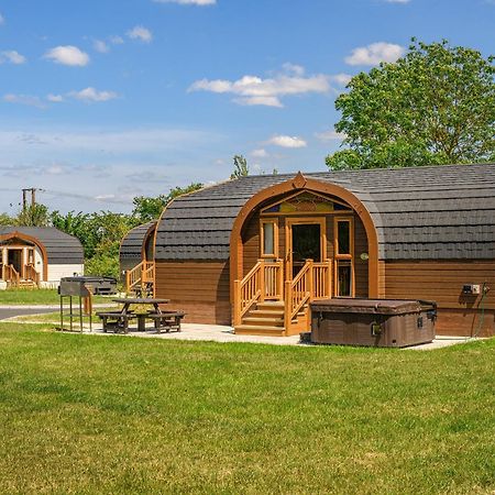 Wild Acre Village At Sundown Adventureland Ретфорд Екстер'єр фото